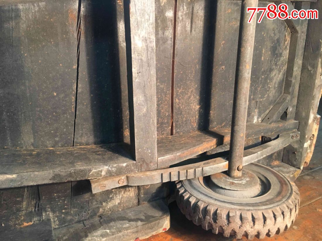 50年代汽车厂制作的大木头客车模型,怀旧漂亮的大玩具