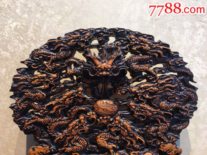 黄杨木九龙戏宝摆件,雕刻九龙细腻精美,栩栩如生,十分精美震撼.