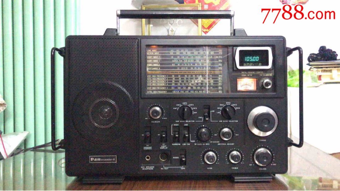 被称为"黑金刚"的日本newhope82f1晶体管全波段收音机