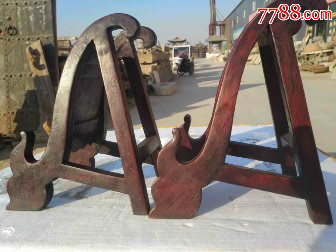 徐州充足铝业请求金属铝板加工用切开打磨一体化设备专利便于在对金属铝板切开时可同步完成切开打磨提高了作业功率