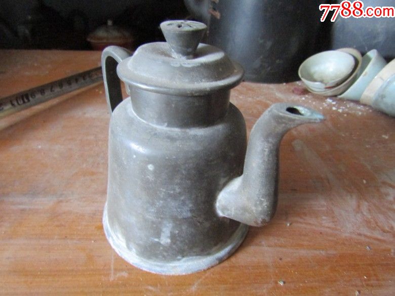 老锡壶一把
