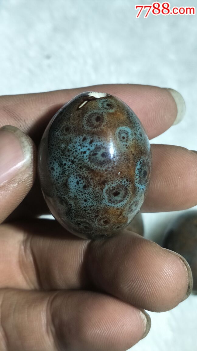 三个一组窑变瓷珠子