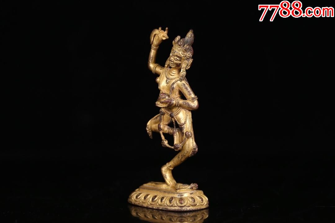 鎏金金刚亥母,为光明天女,在密宗里解释为胜乐金刚明妃,空行主母.