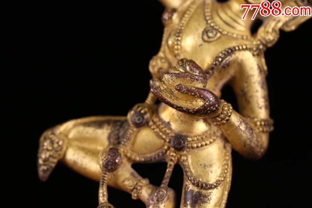 鎏金金刚亥母,为光明天女,在密宗里解释为胜乐金刚明妃,空行主母.