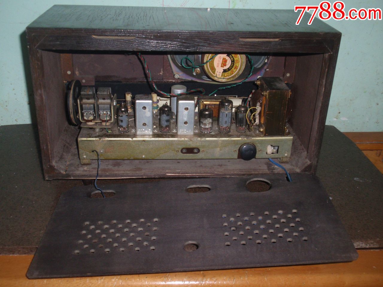 红灯牌711-2电子管收音机