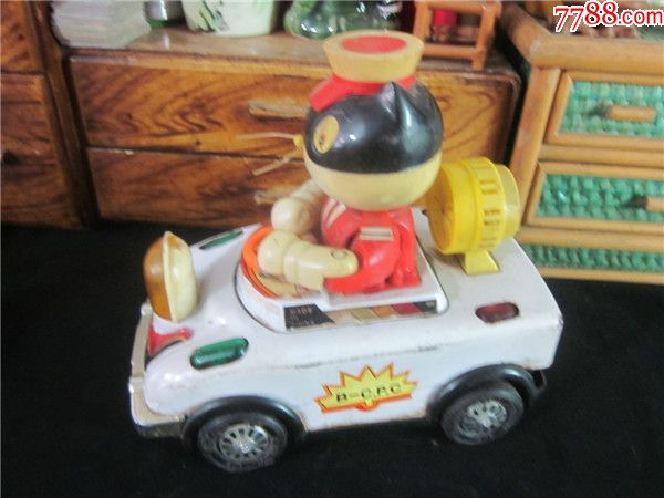 上世纪80-90年代黑猫警长铁皮玩具车.