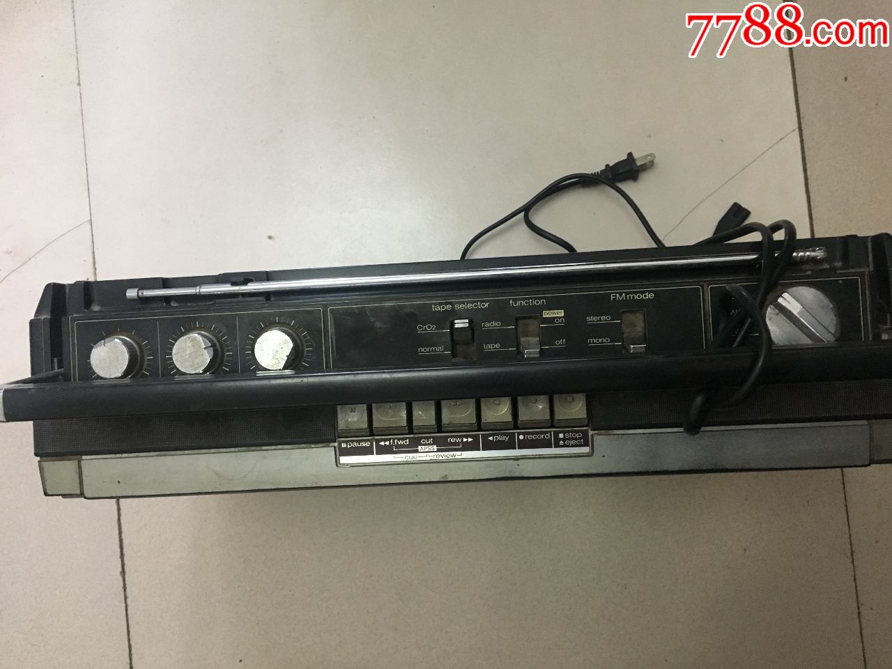 夏普gf-6060收录机一台.
