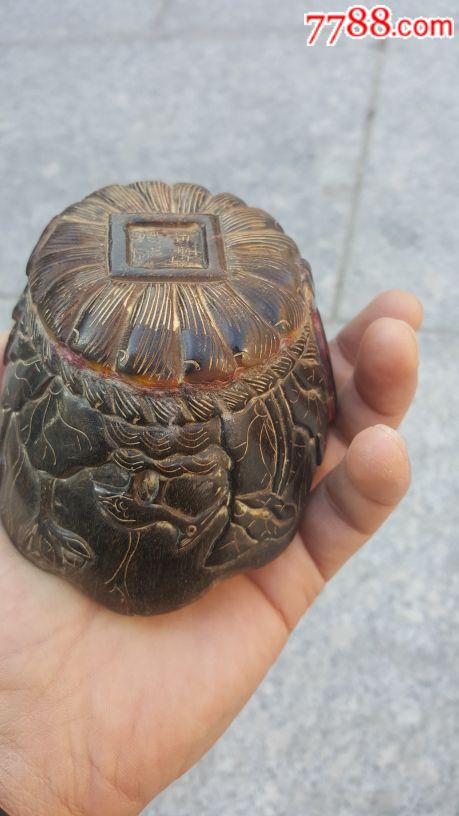 手工雕刻牛角摆件
