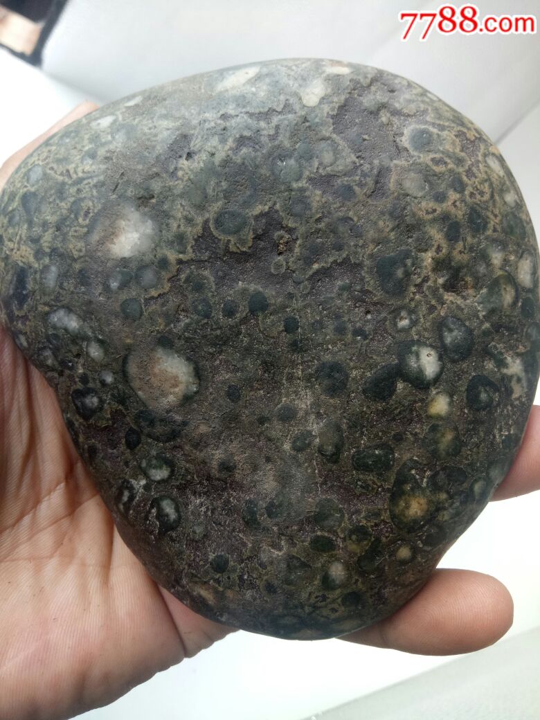天珠玻璃陨石(透绿黄光)