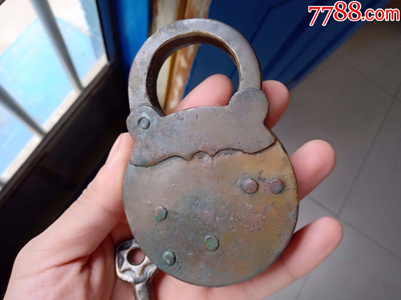 一把大个头老洋锁原配钥匙