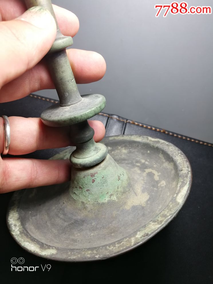 明代铜蜡台一个