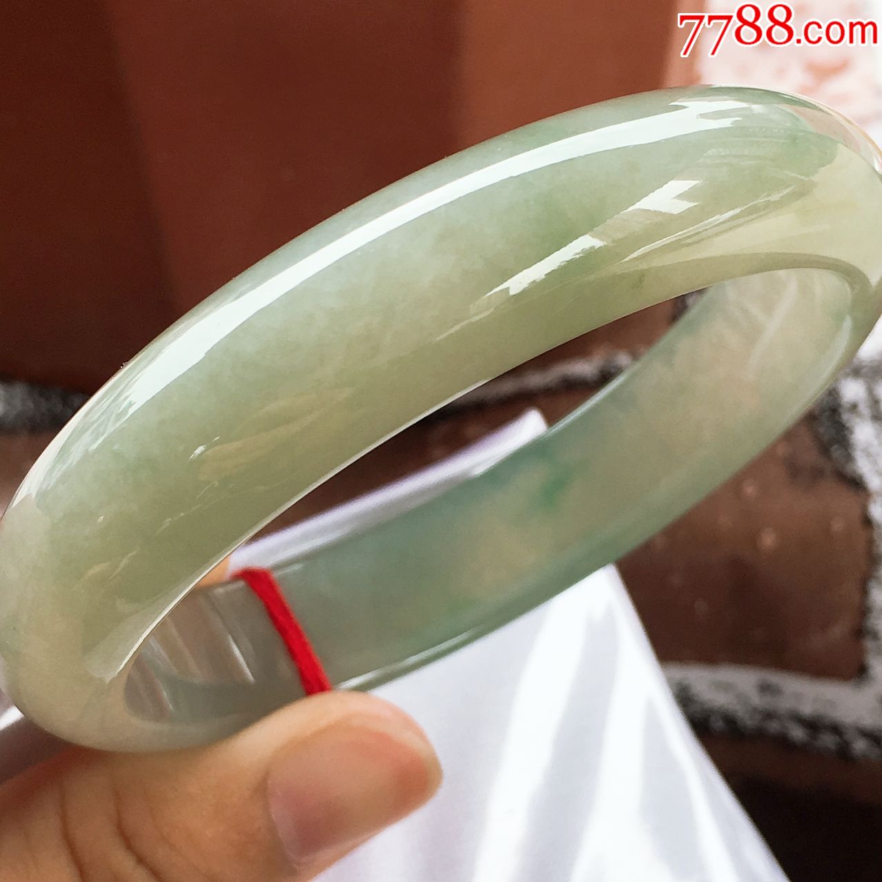 天然翡翠a货老坑正圈手镯冰糯种飘绿水润玉镯子椭圆女款贵妃宽口_价格