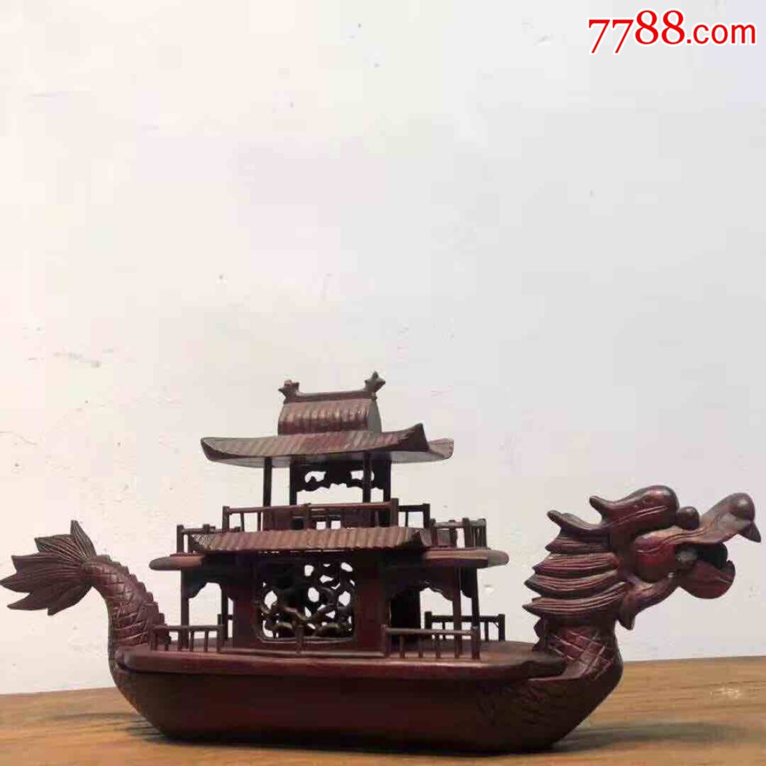 红酸枝龙头船摆件
