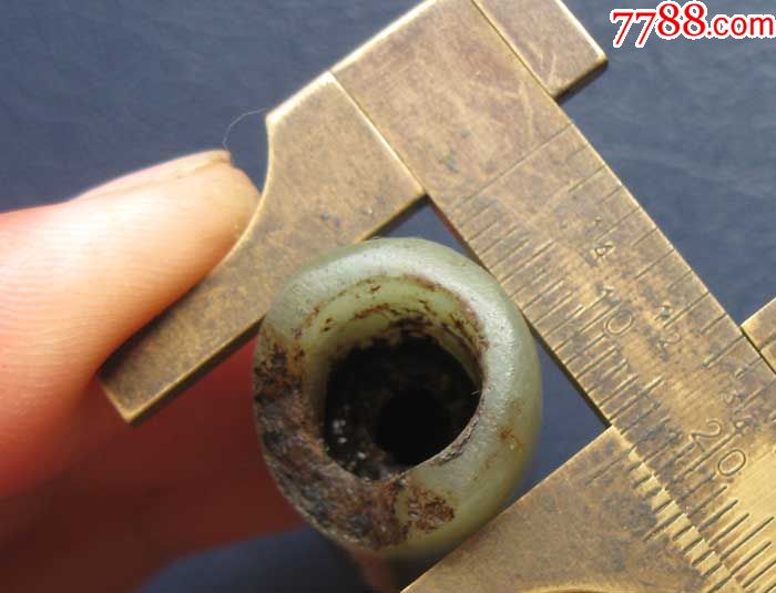 和田青玉烟嘴珠子料