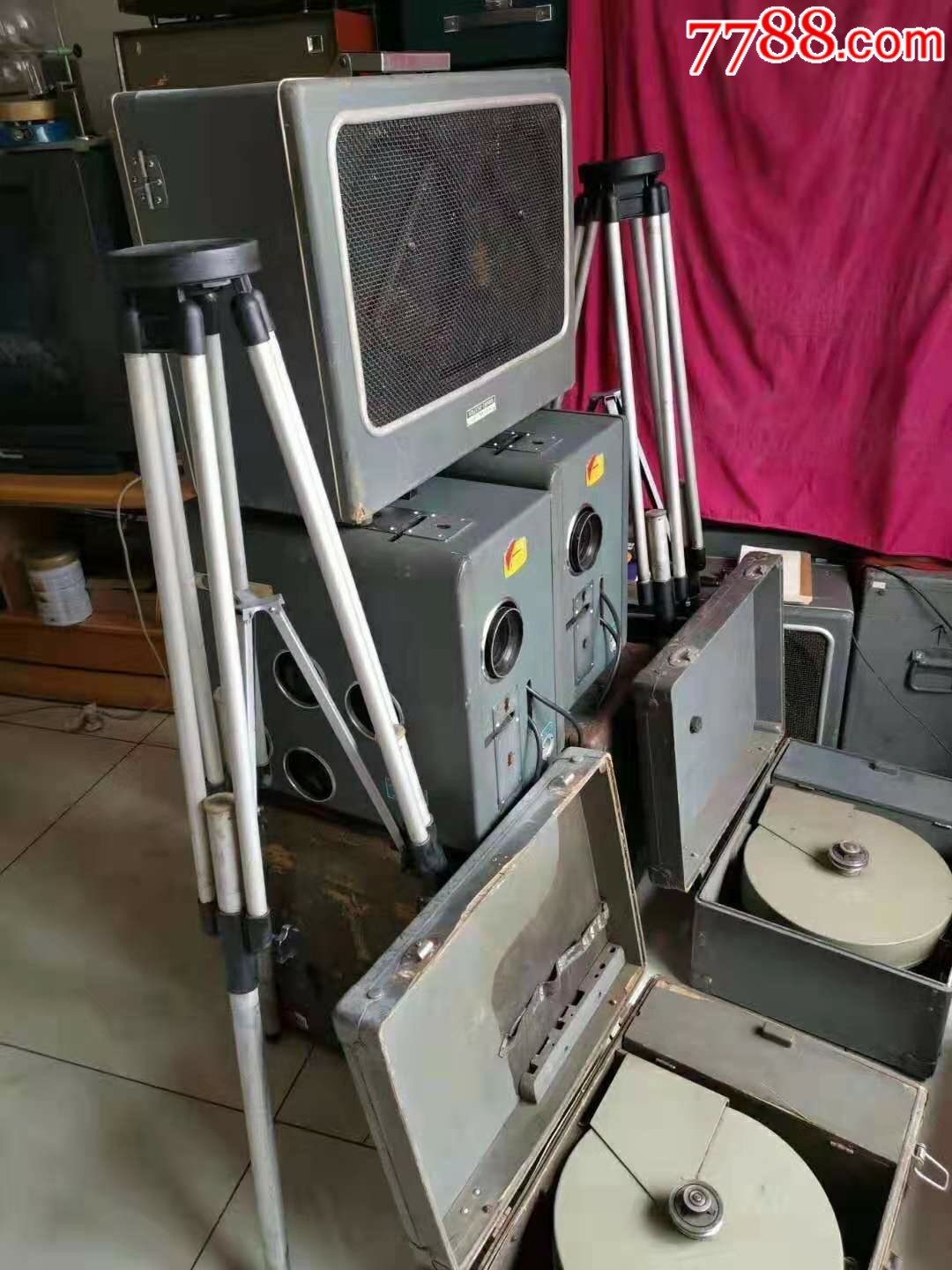下乡刚收一套极品81年井冈山103_a.35毫米电影机.无噪音.影像清晰.
