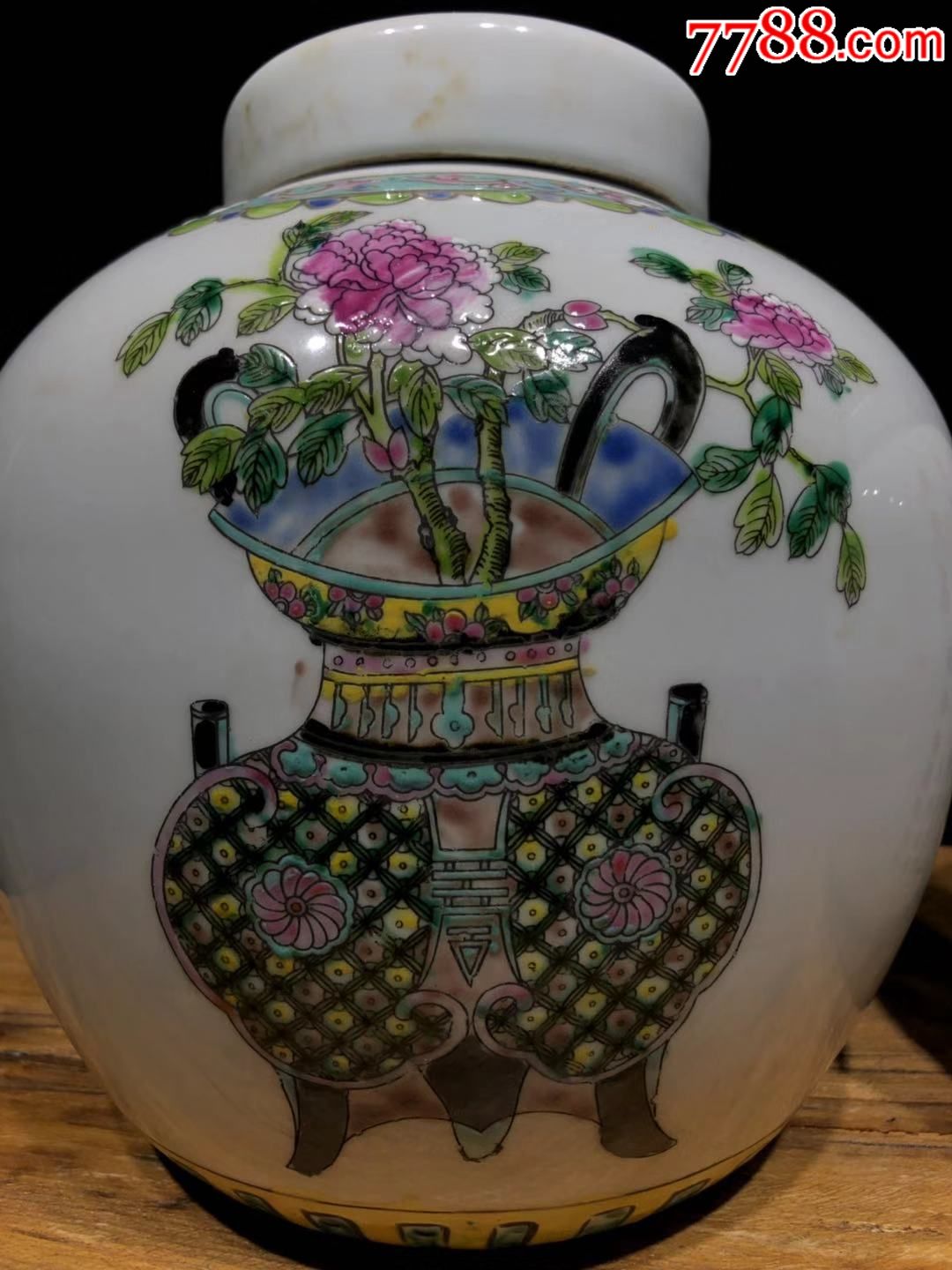 【民国时期粉彩钟鼎插花纹茶叶罐一对】精工手绘,器型规整,色彩鲜艳