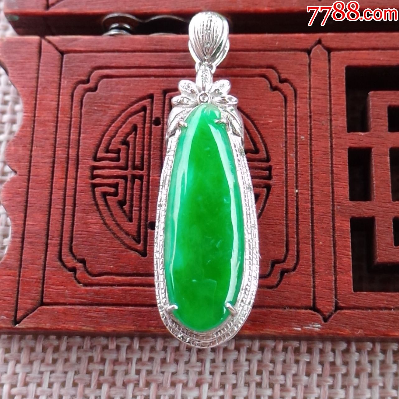 天然翡翠a货老坑冰糯种满绿福瓜18k金伴钻吊坠水润起光玉挂件_价格