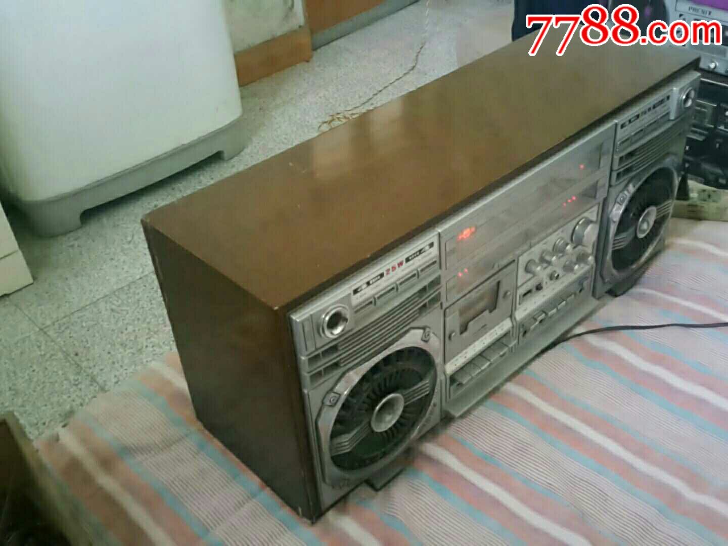 红灯zl1400收录机木壳品好