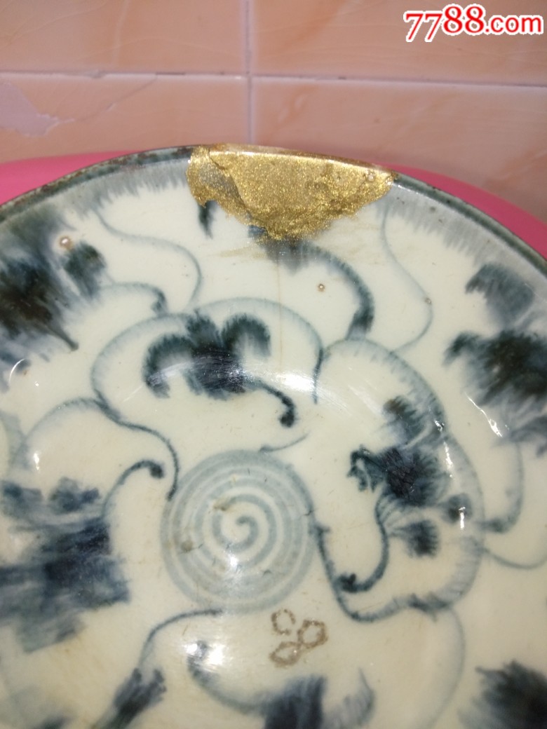 清代手绘釉下彩青花纹碗