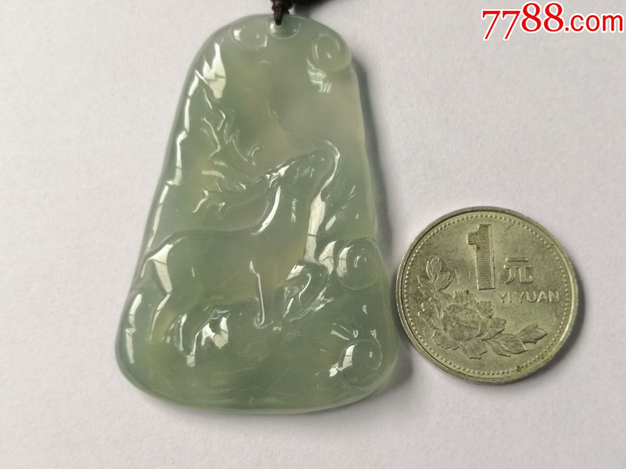 翡翠鹿牌,大冰胶块,正冰近高冰,透字,淡黑冰底,胶感强,起光_翡翠/缅甸