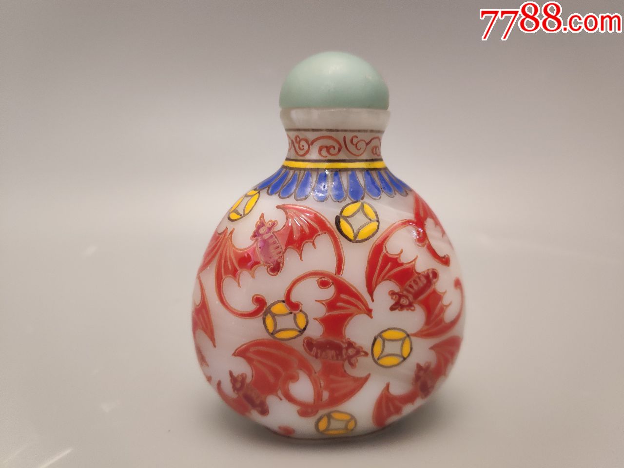 粉彩花卉鼻烟壶一对古玩古董收藏品艺术品