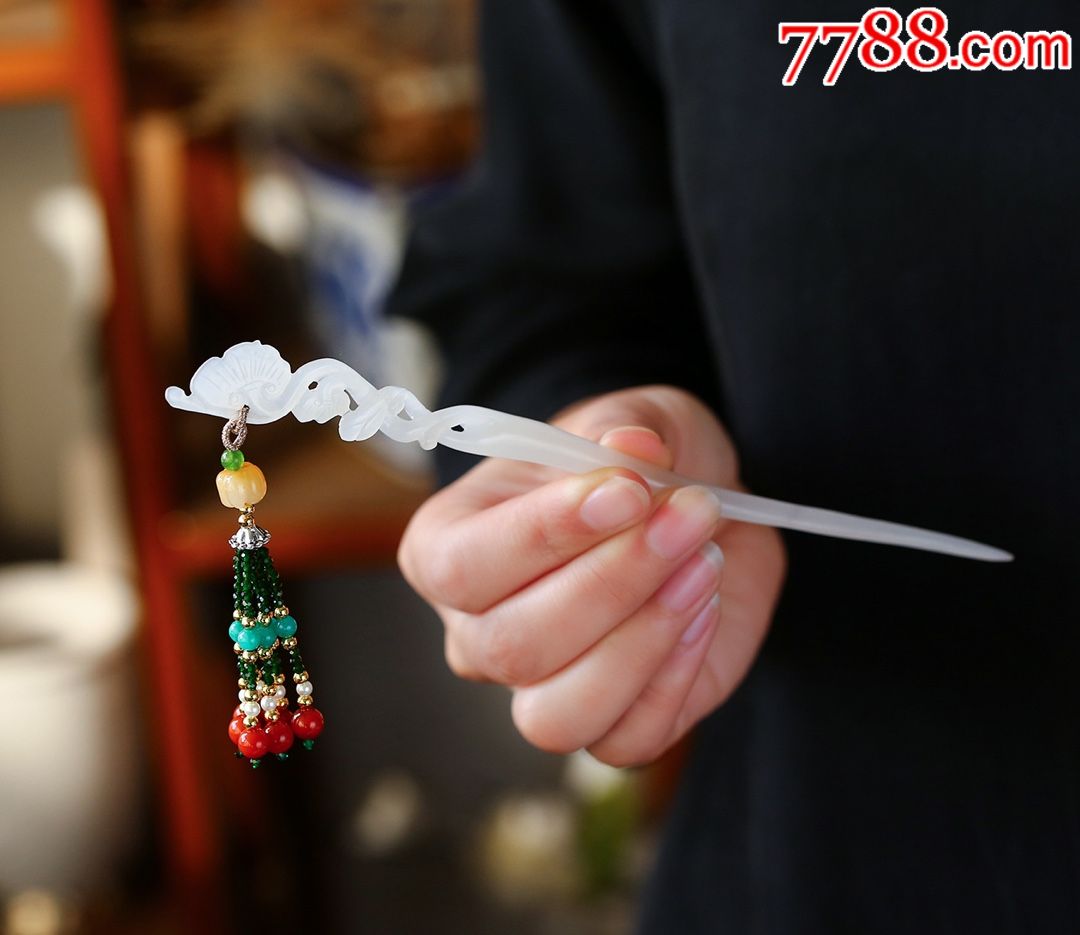 一款非常精致漂亮的和田玉羊脂玉发簪