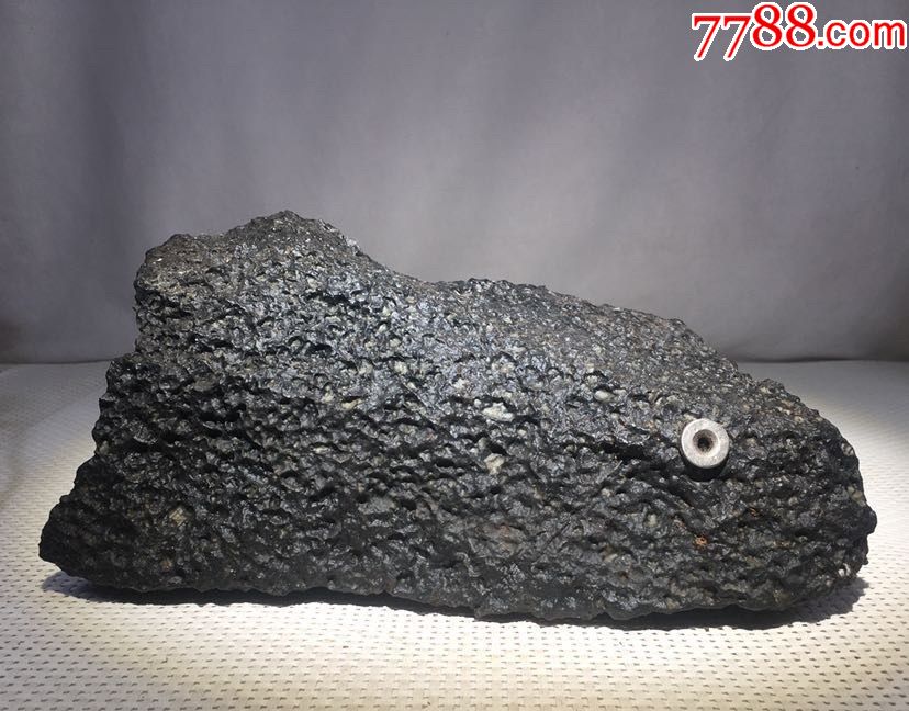 3408新疆大漠陨石铁陨石11.5斤