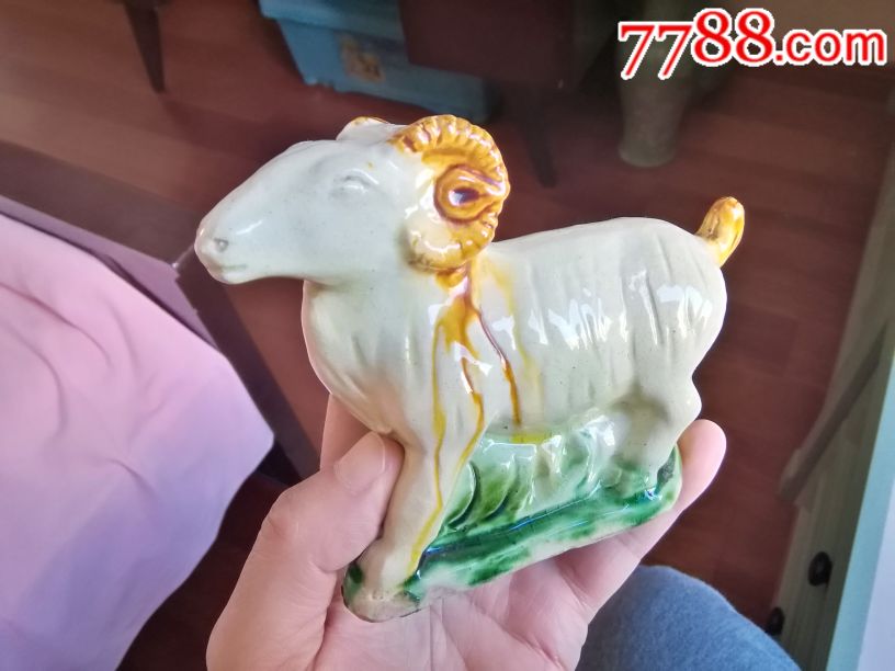 三彩羊高98厘米咀至尾端135厘米清朝羊彩釉呈流动状胎干且熟