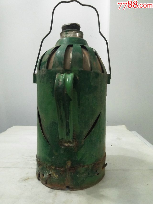 稀少文革大专用中小号暖瓶暖壶有锈迹高约32厘米不是那种普通常见型的