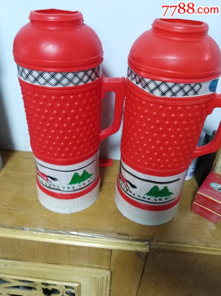 一对塑料暖壶皮