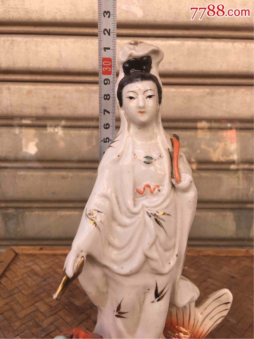 粉彩描金观音菩萨