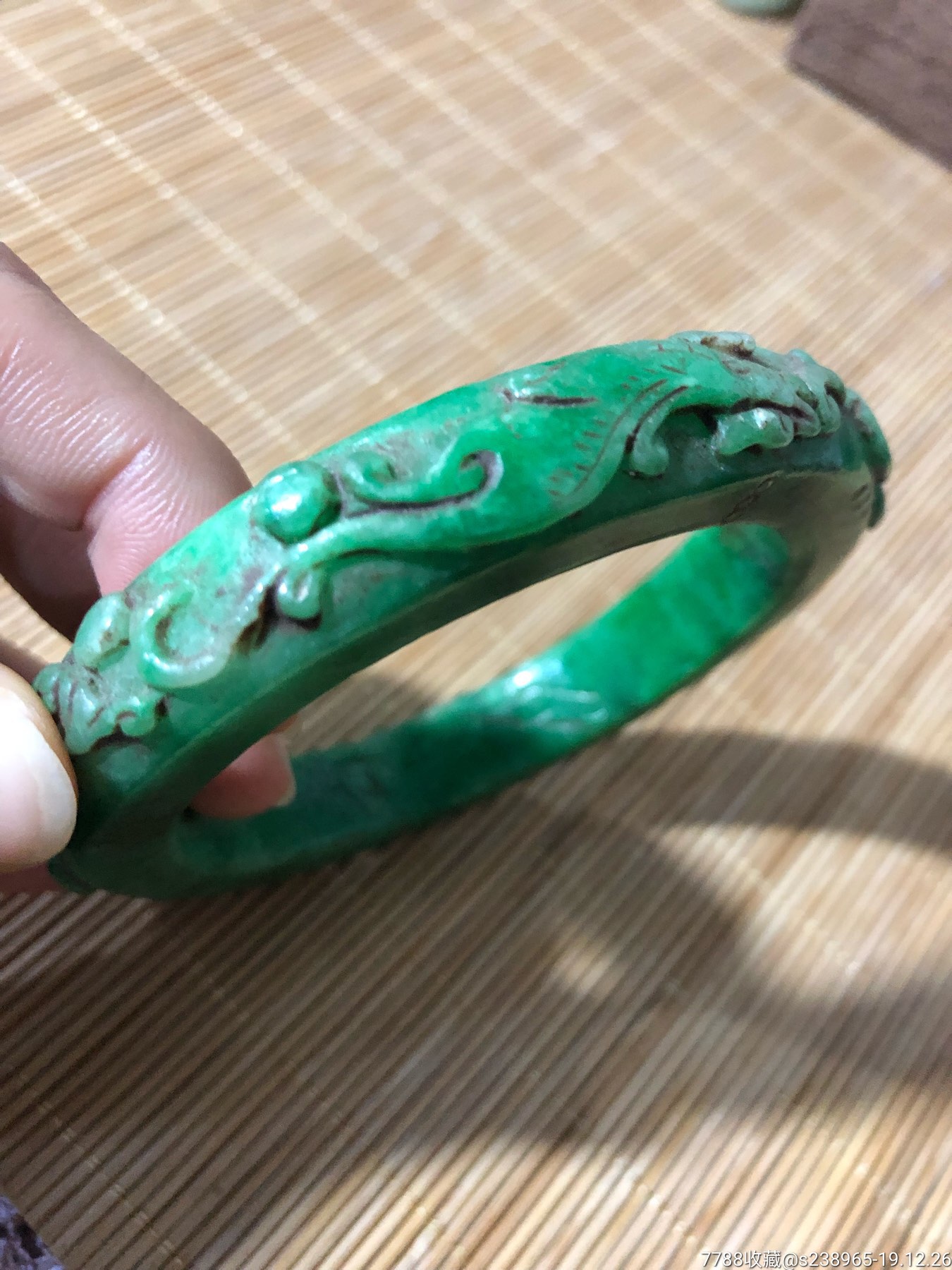 翡翠老工雕花手镯