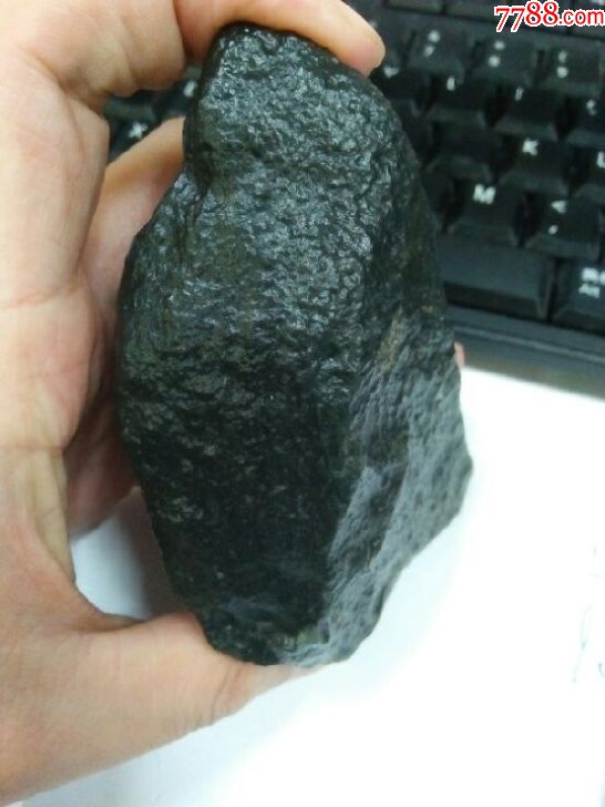 3336精品级和田玉鱼籽皮墨玉戈壁料原石354克