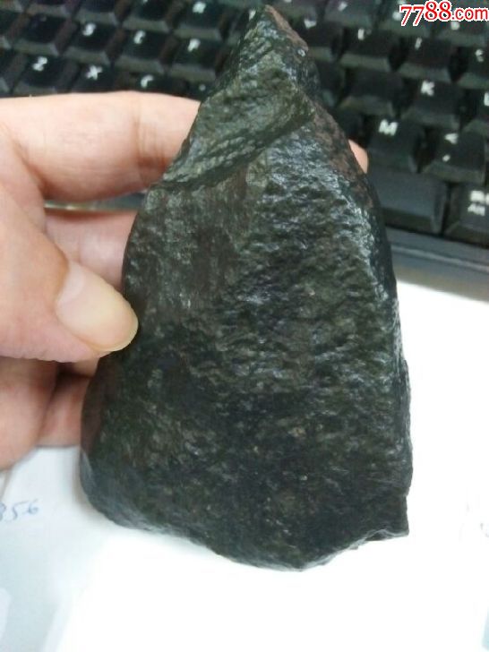3336精品级和田玉鱼籽皮墨玉戈壁料原石354克