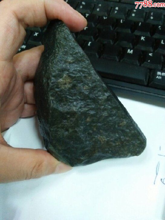3336精品级和田玉鱼籽皮墨玉戈壁料原石354克