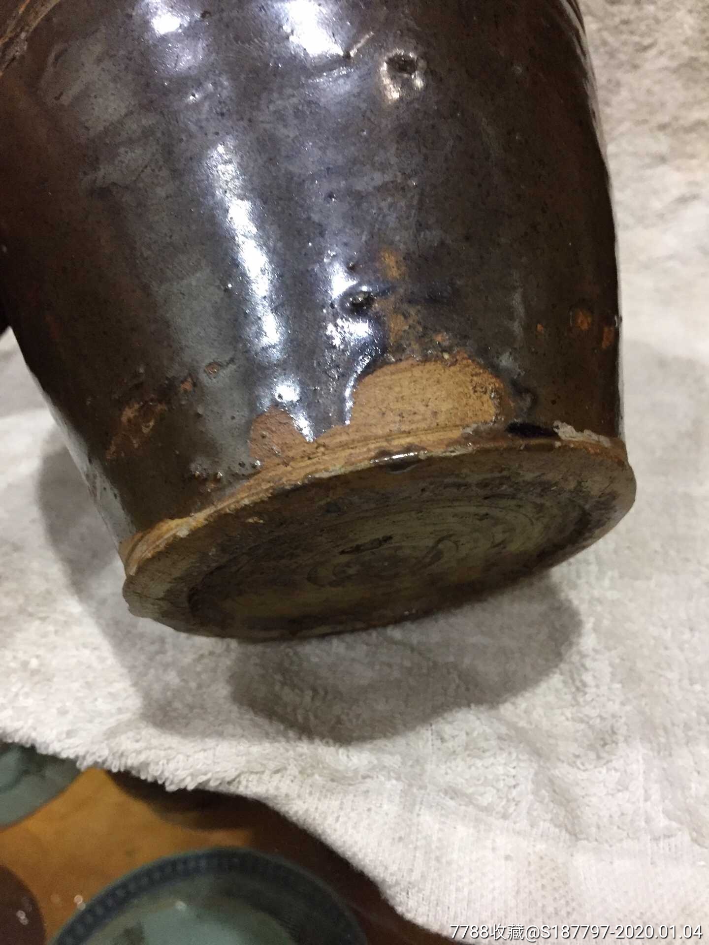 西夏灵武窑刻花大梅瓶