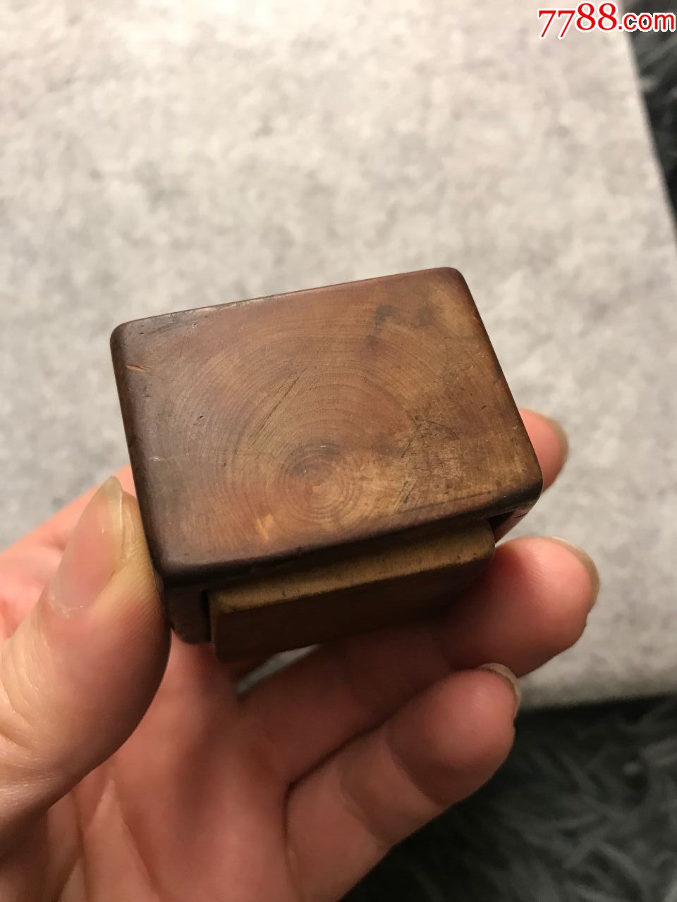 清代黄杨木压宝盒整块黄杨木雕刻的玩具赌具类用品