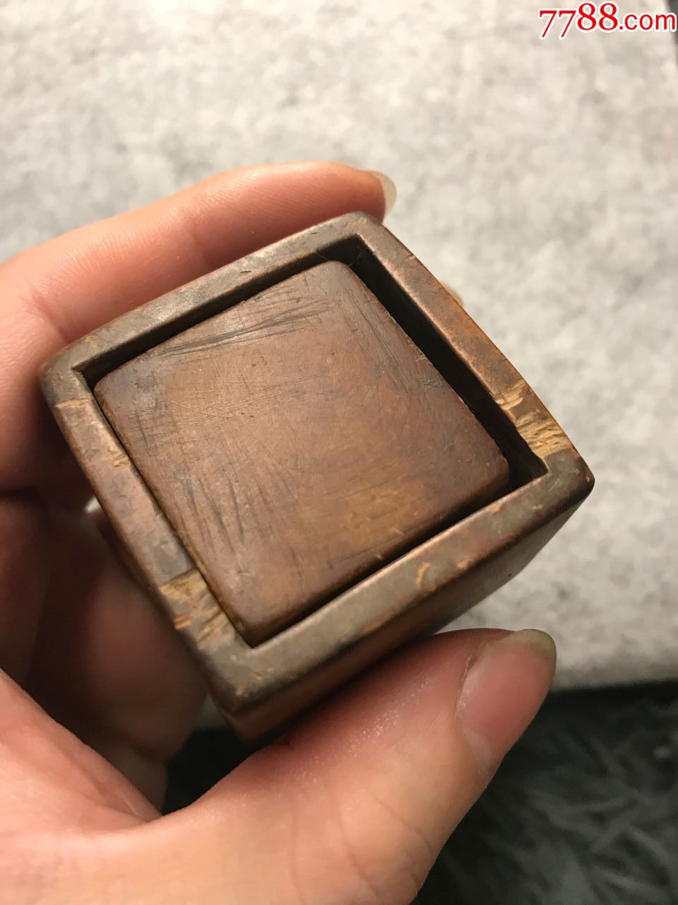 清代黄杨木压宝盒整块黄杨木雕刻的玩具赌具类用品