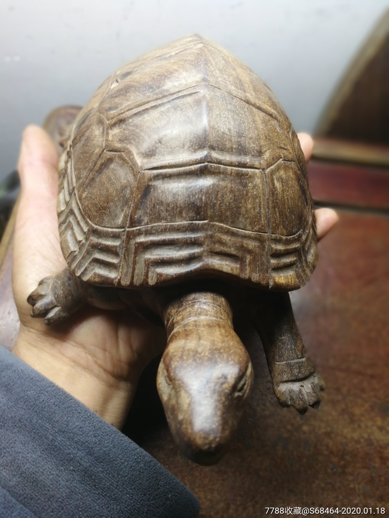 红木手工雕刻乌龟摆件一只