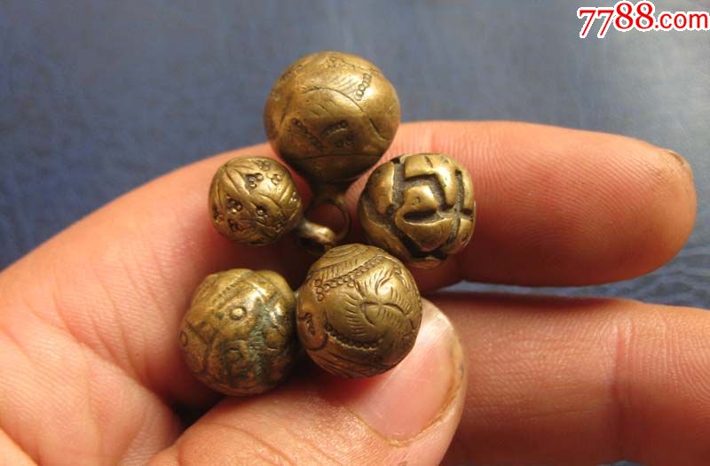 老铜扣子5个