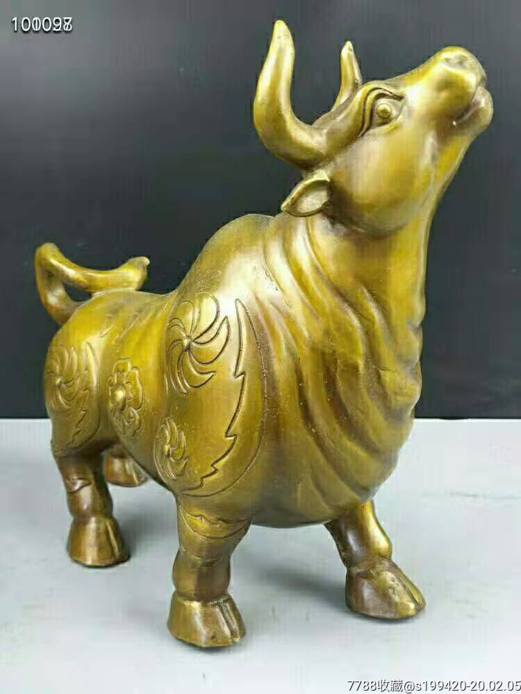 牛气冲天,线条劲挺,体态健壮,磨损自然,保存