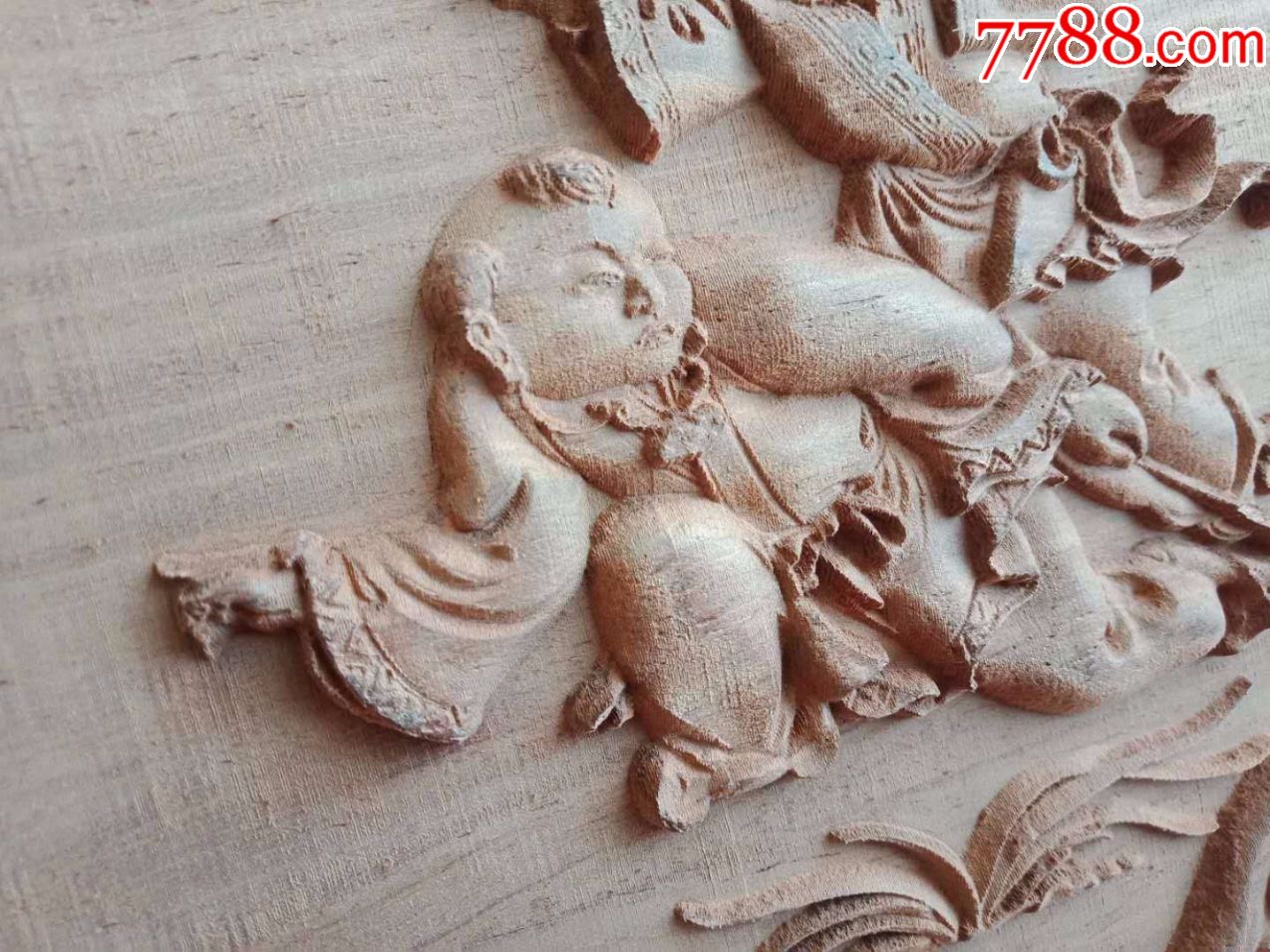 缅甸花梨木,红木雕刻人物花板,两面的图案是一模一样的,俩小孩