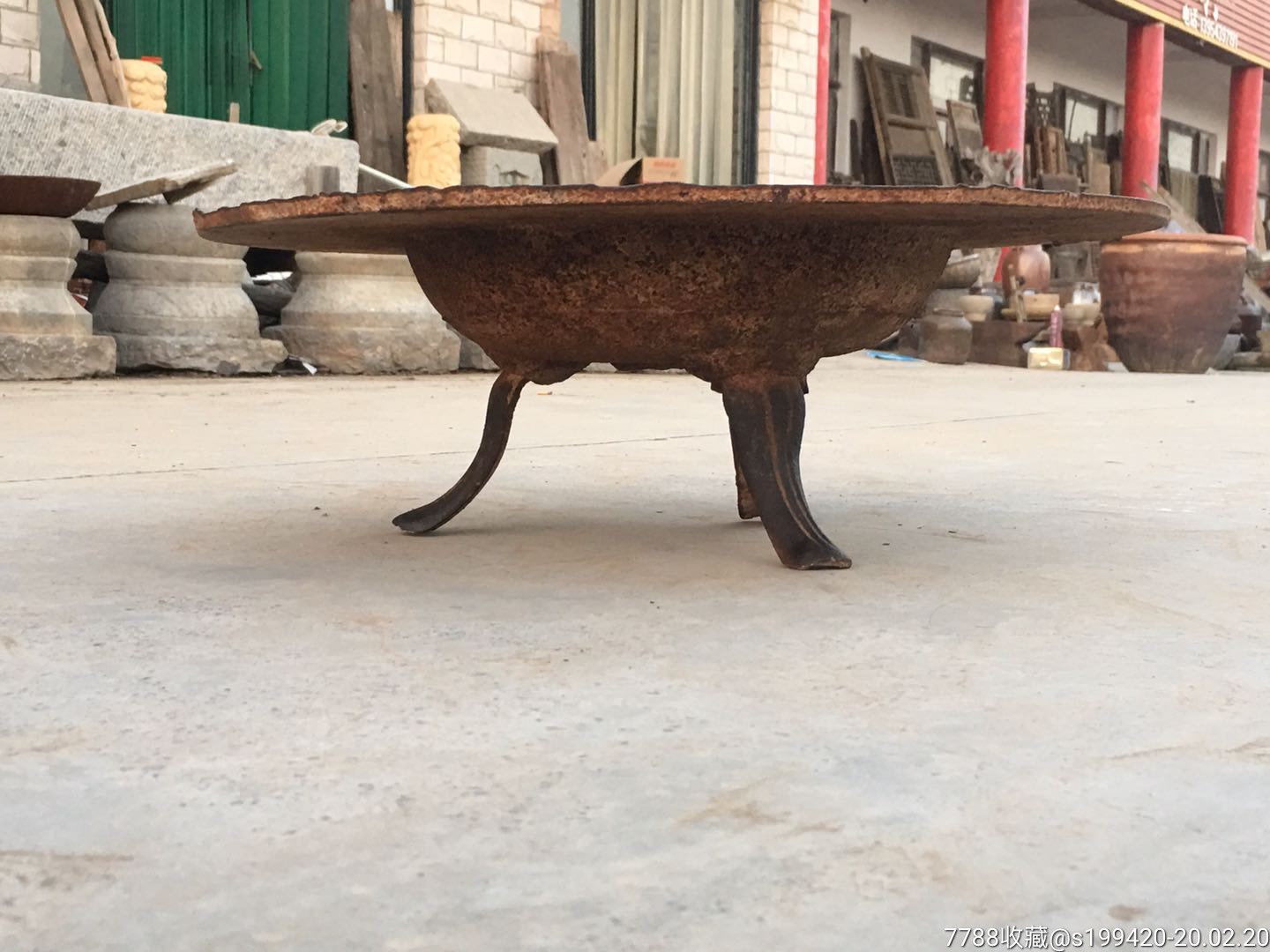 清代铁制火盆,品相完好保存完整,造型美观,包浆浑厚,源头无毛病.