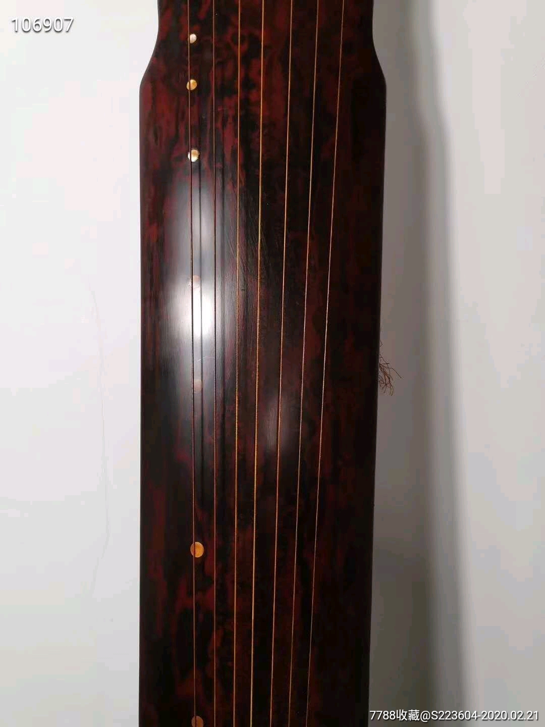南风古琴宣和式老杉木制,犀皮漆胎.琴体古朴大气,线条