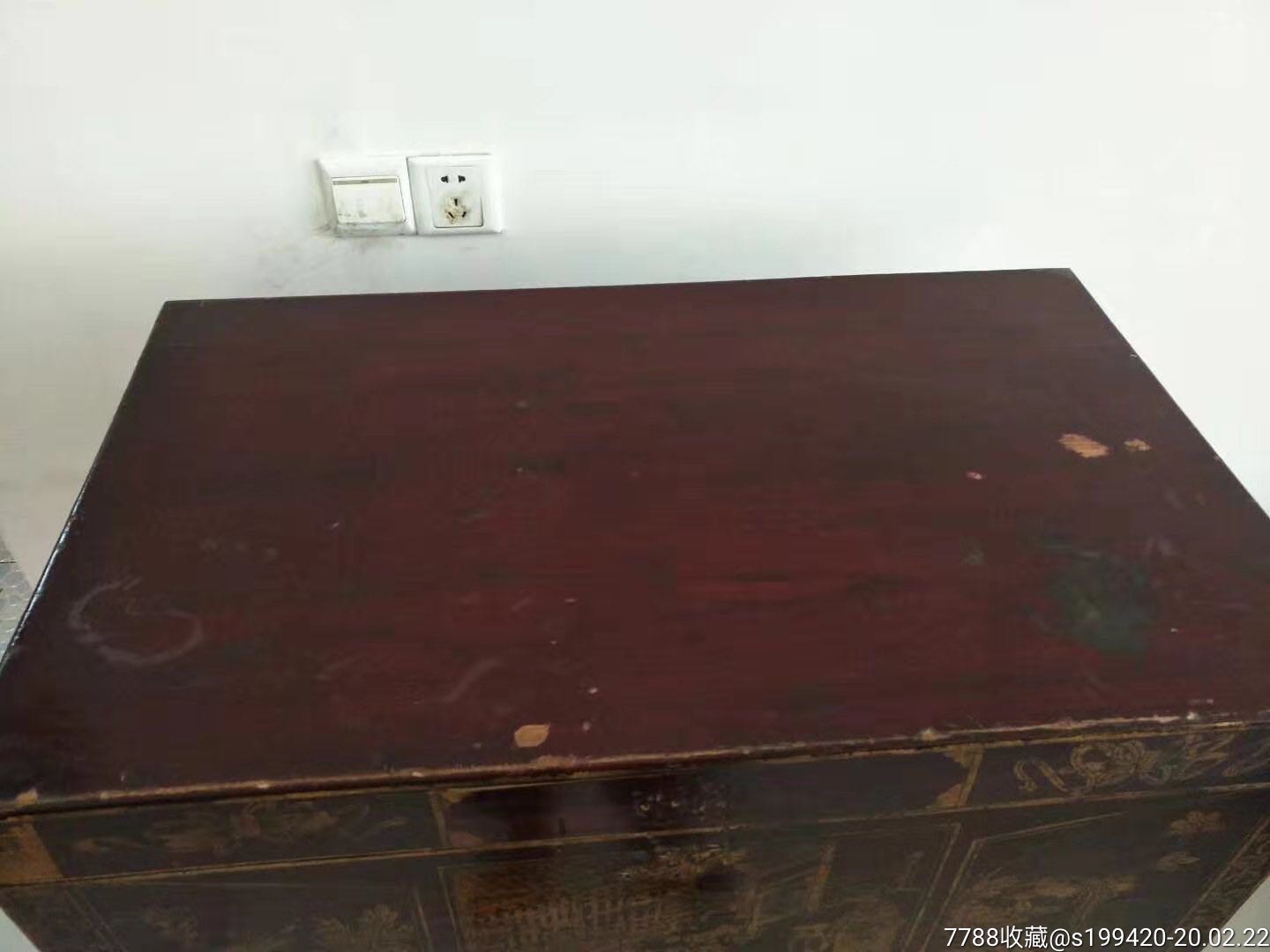 清代人物花鸟樟木箱.全品无损.880元不议价不包邮