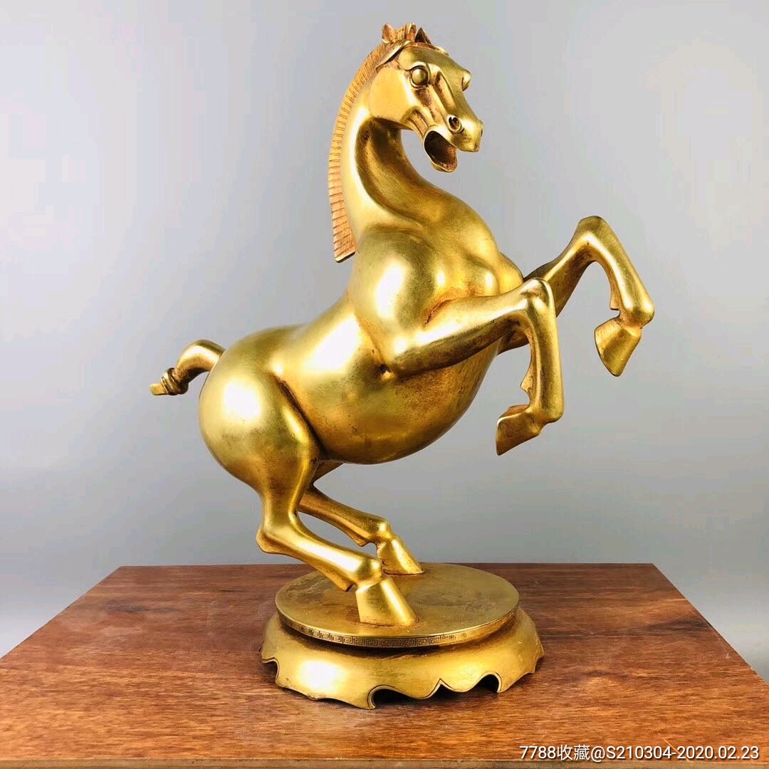 金马摆件一个,寓意马到成功,器型规整,品相完美,包浆老道,全体鎏真金