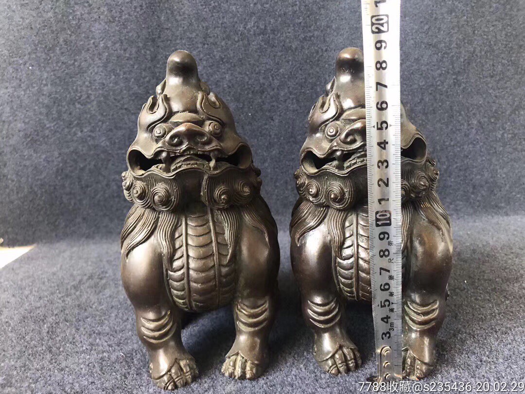 明代紫铜貔貅一对,做工精致考究,复杂精细,器形大气神韵足,头部可翻开