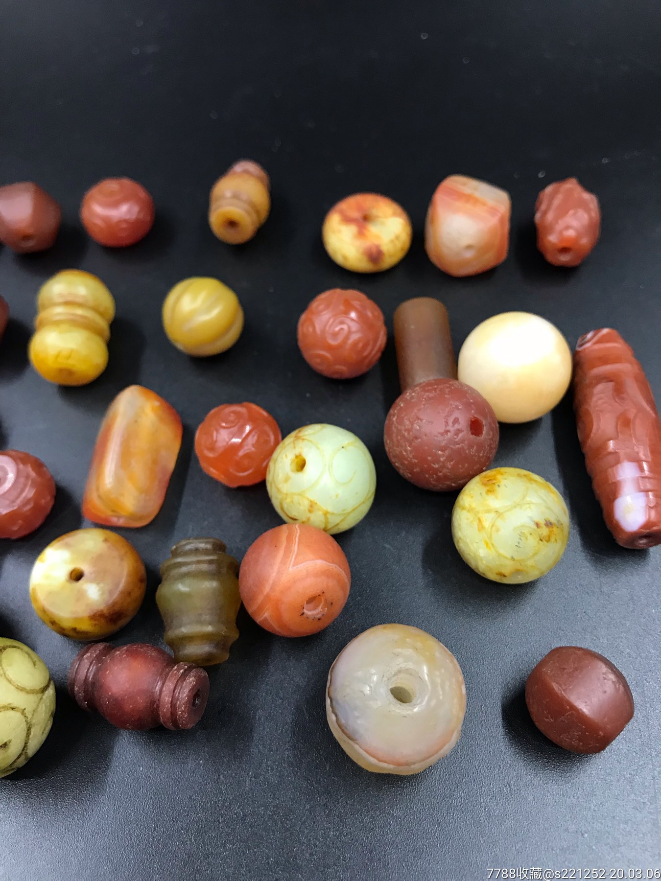 高古玉老珠子一把,尺寸1.4-2.
