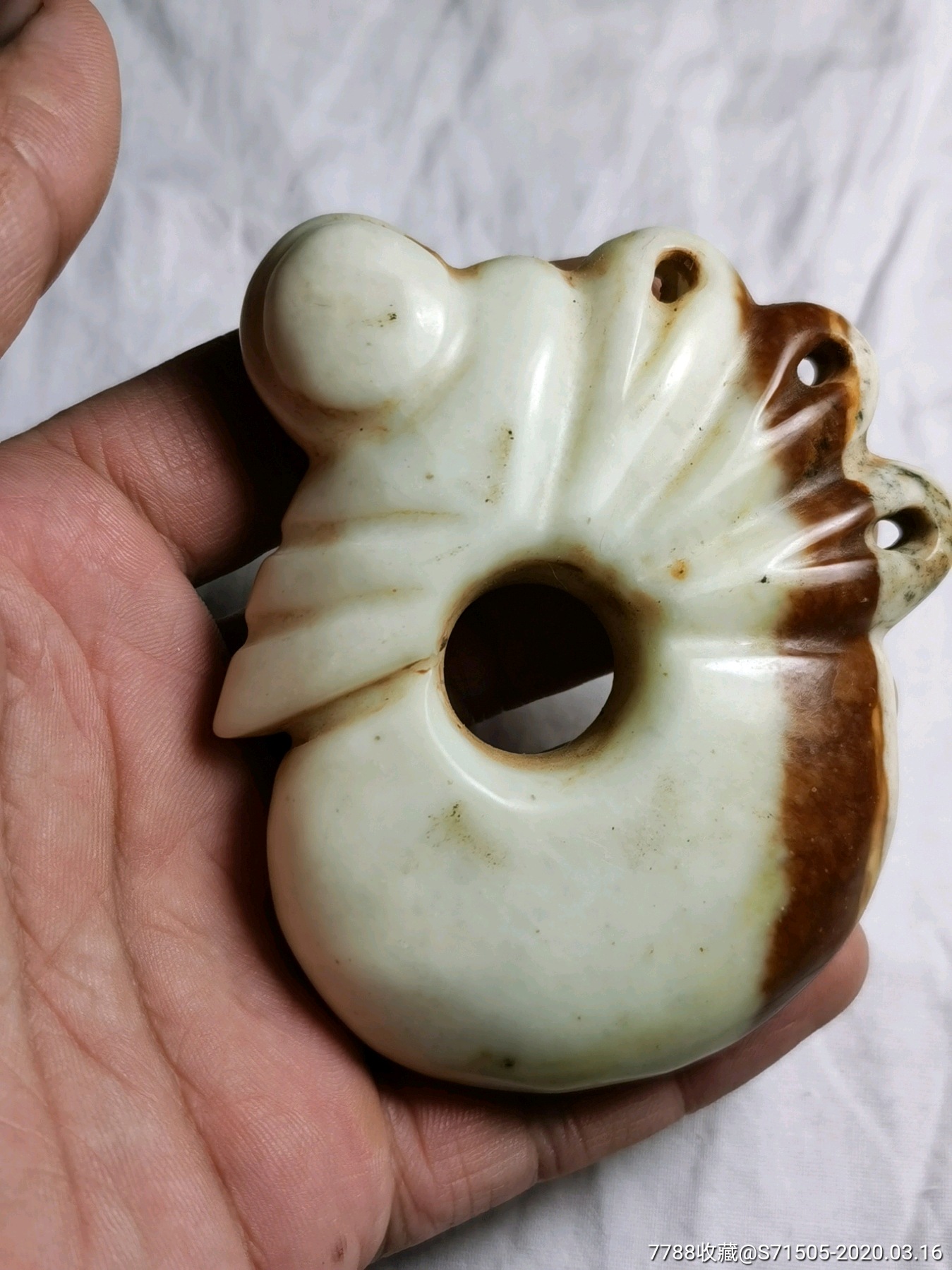 以前收的老玉猪龙,玉质好,包浆沁色入骨,,,高古玉器红山玉器红山文化