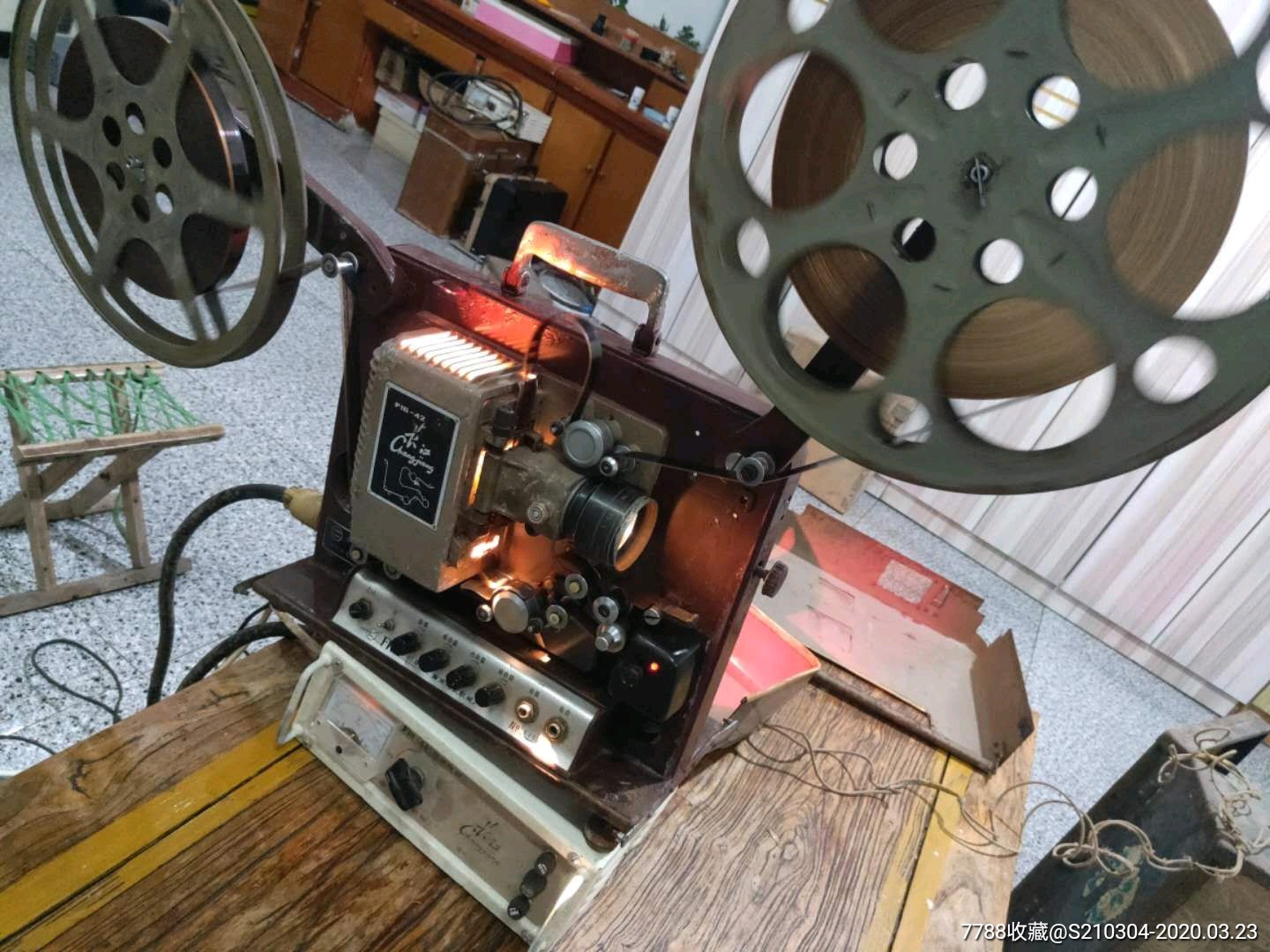 江苏南京产16毫米老长江牌电影放映机一套正常放映且声音响亮
